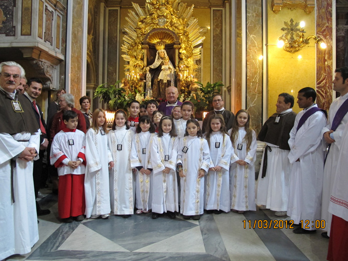 11 marzo 2012 - Cerimonia di Vestizione e imposizione dello Scapolare dei nuovi ministranti. - (78)