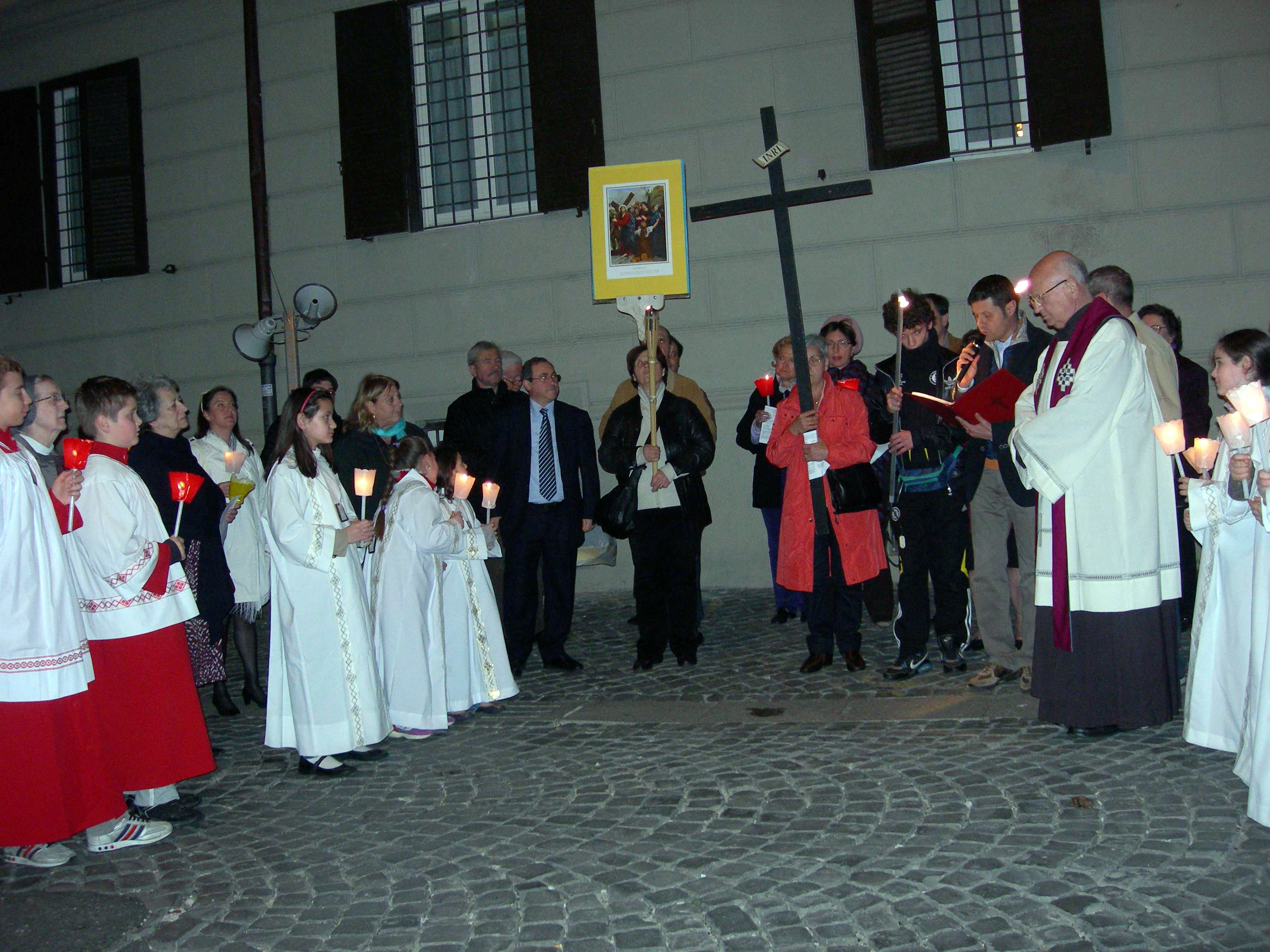 Via Crucis per le strade del quartiere Borgo (13)
